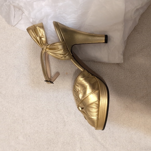 Salvatore Ferragamo Creations Vintage Reproduction Gold Heels - Picture 7 of 14